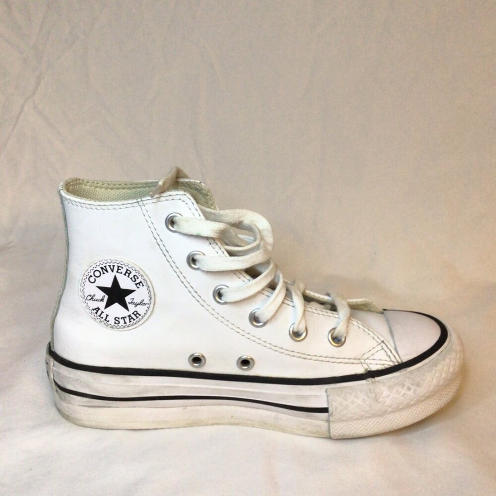 🤍 Converse Chuck Taylor All Star White Leather High-Top Sneakers | Youth 13.5 - Picture 7 of 10